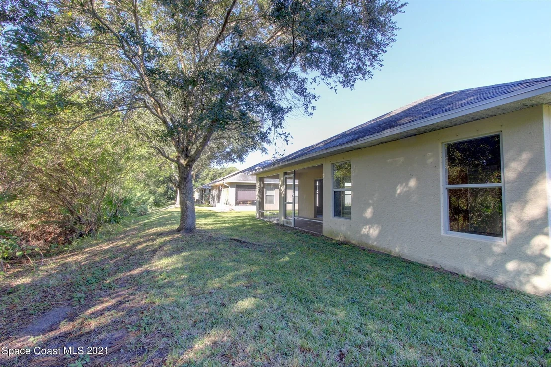 Photo of 932 Tavernier Circle NE
