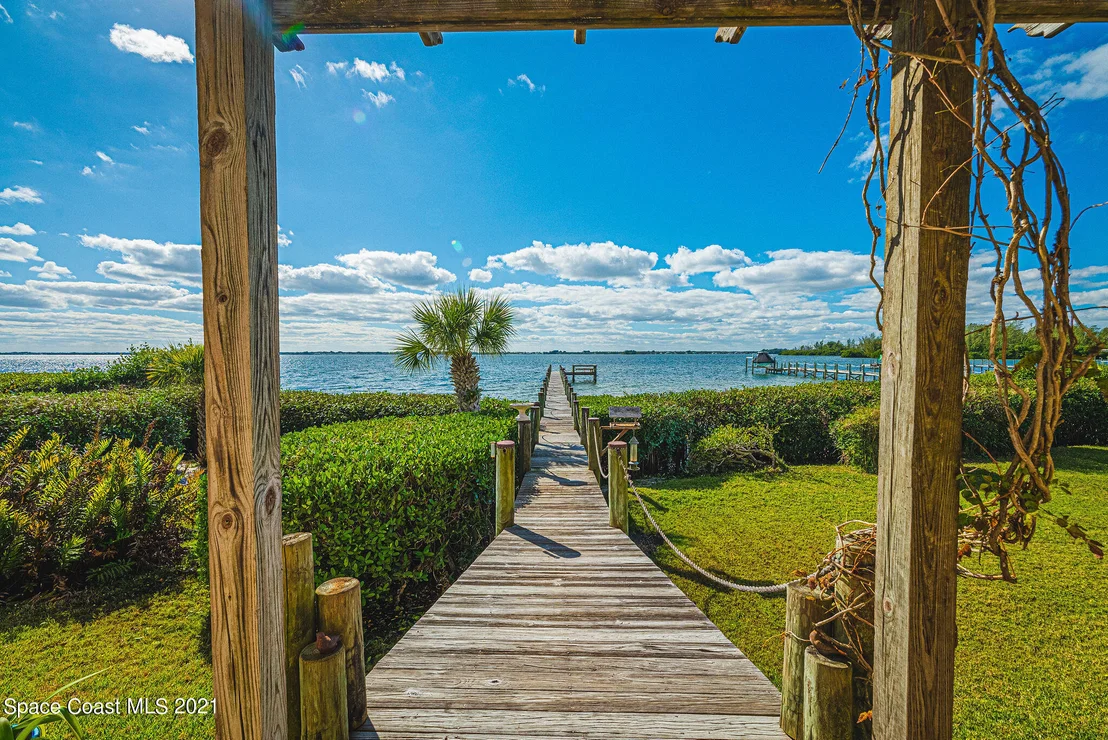 Photo of 176 Bayshore Drive