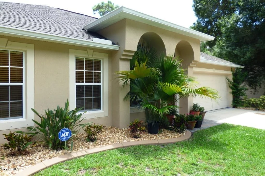 Photo of 930 SE Sable Circle