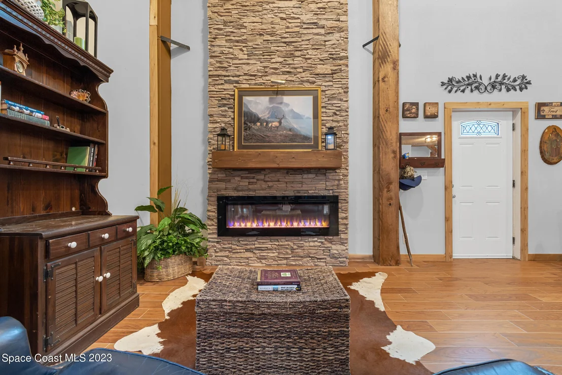 Photo of 1370 Gopher Slough Road