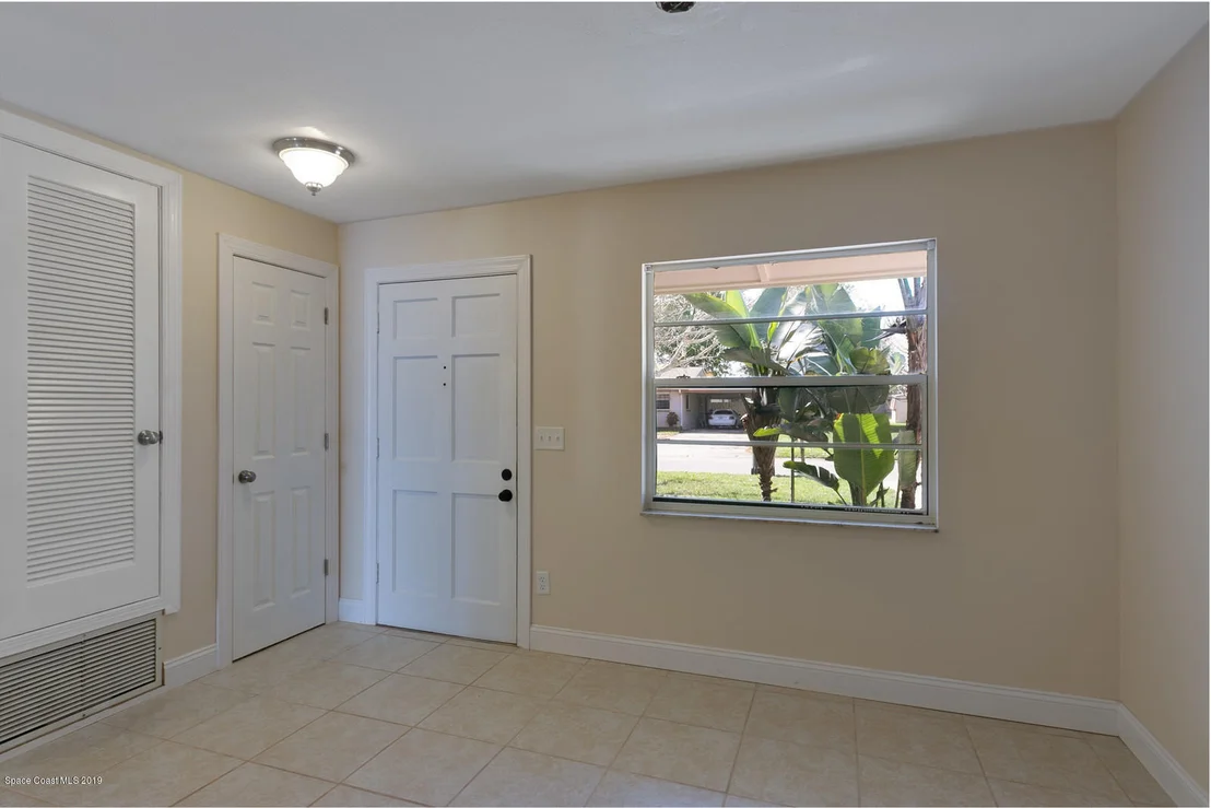Photo of 1324 Estridge Drive