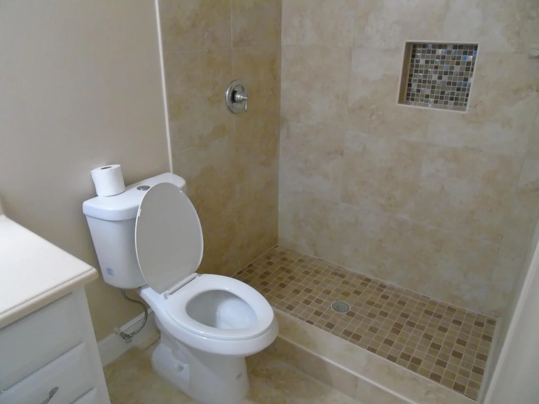 Photo of 897 Kings Post Road