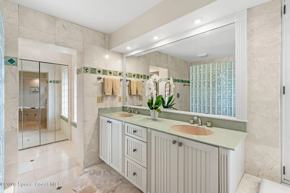 Photo of 704 Malibu Lane