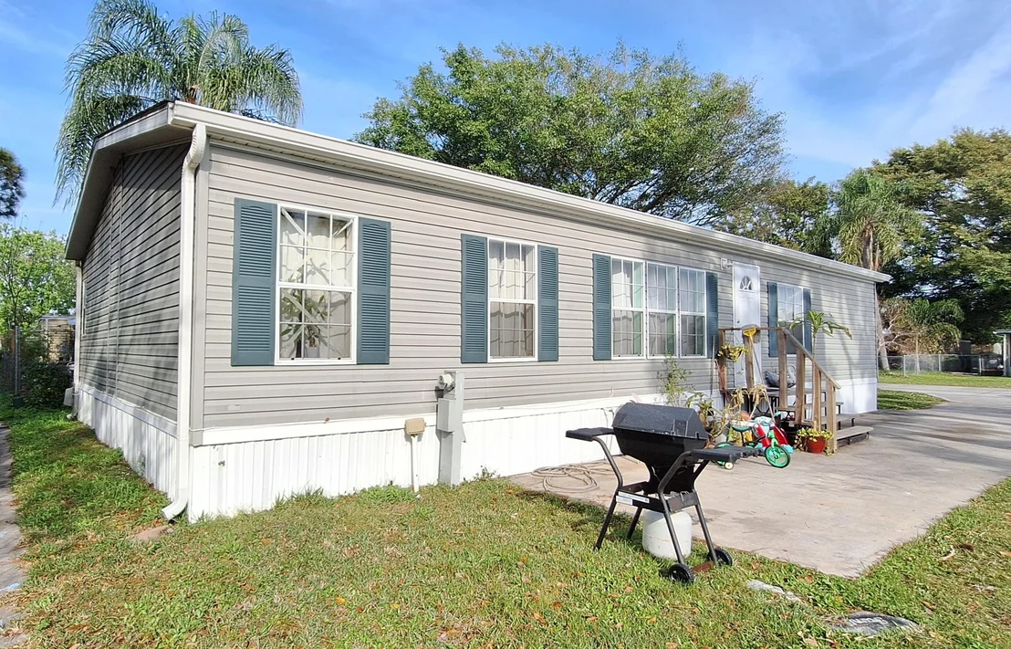 Photo of 2552 Haverhill Road NE