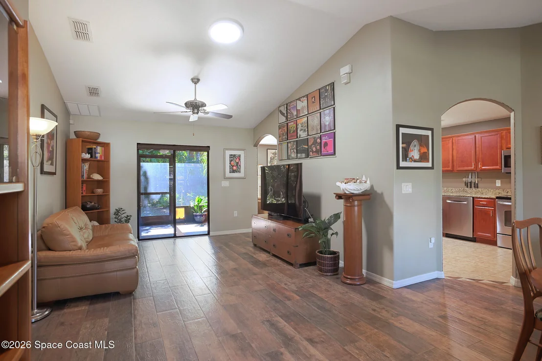 Photo of 305 Pelican Drive