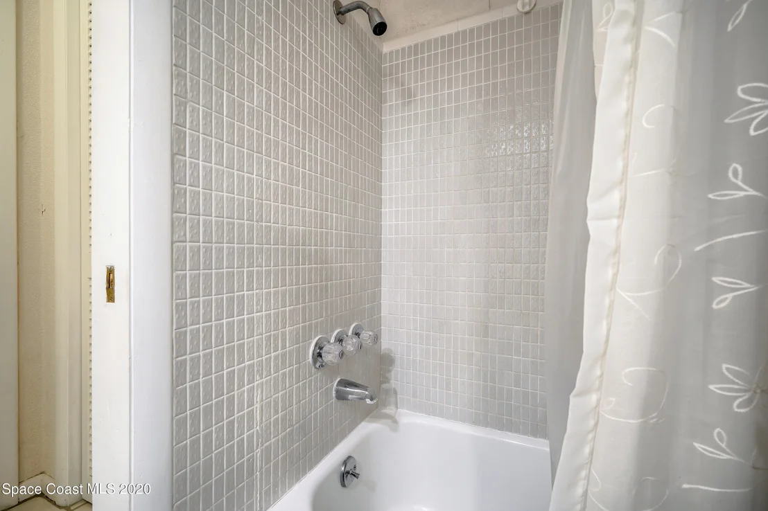 Photo of 304 HAMLIN Avenue