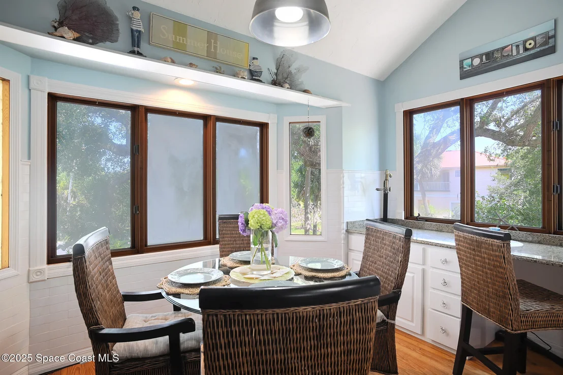 Photo of 5875 Riverside Drive