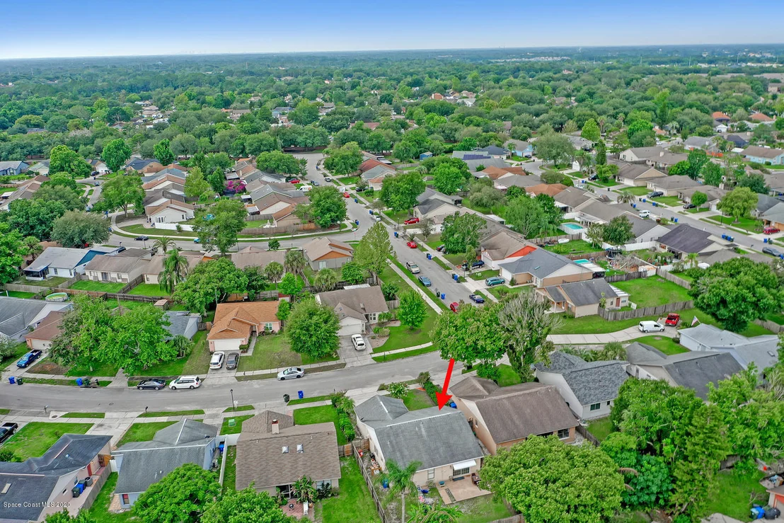Photo of 1034 Abell Circle