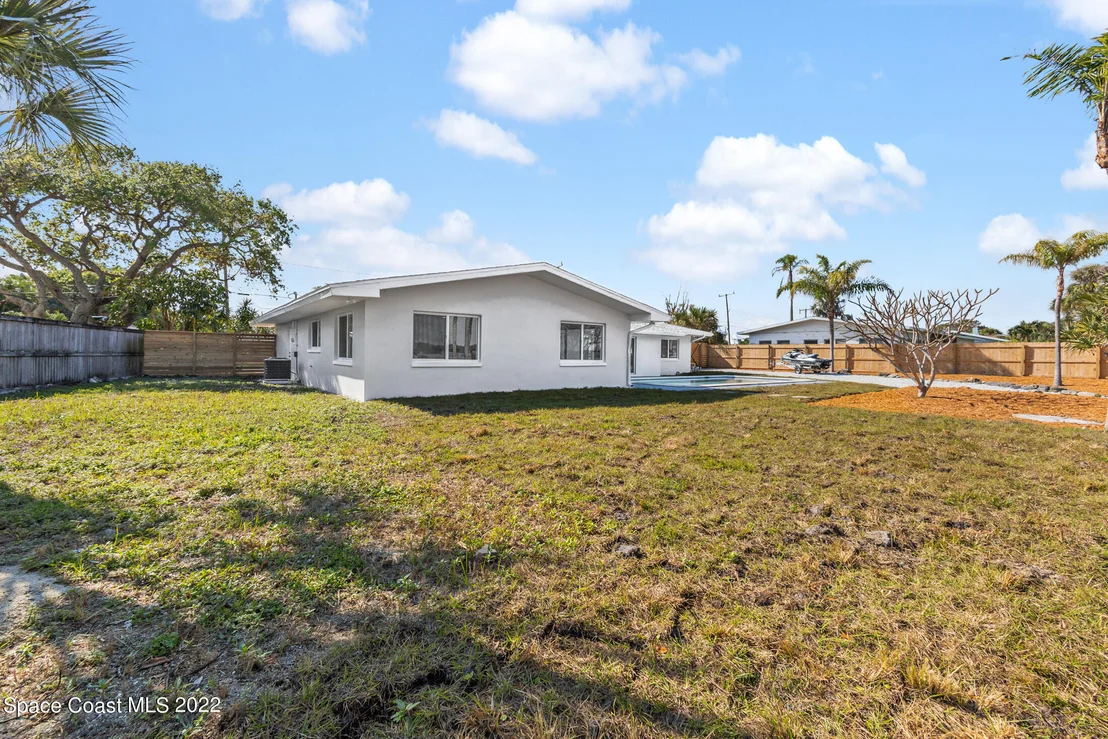 Photo of 77 W Bay Drive