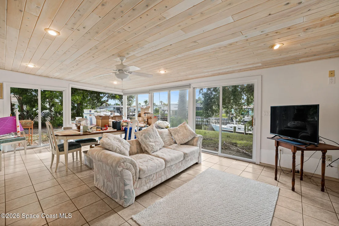 Photo of 413 Sparrow Drive