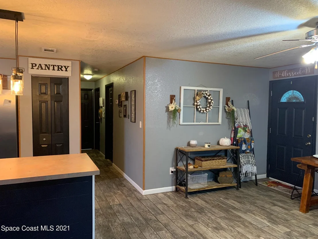 Photo of 5625 Palm Street