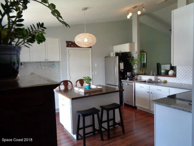 Photo of 827 Honeysuckle Drive