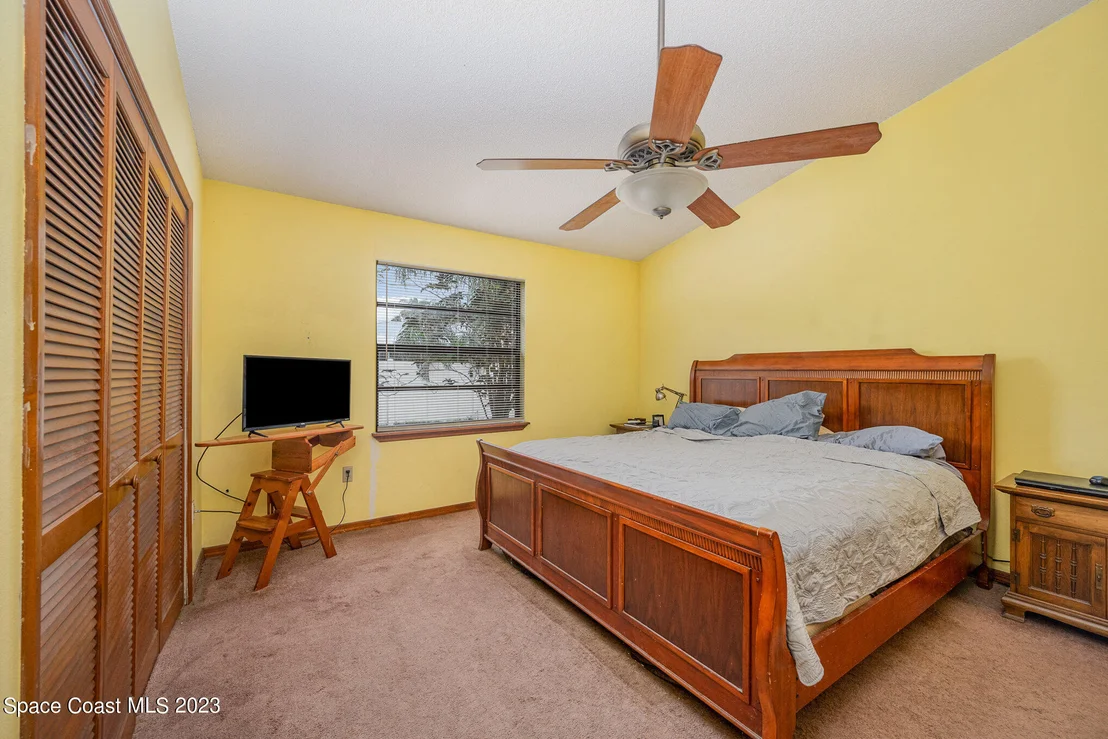 Photo of 858 Pine Wood