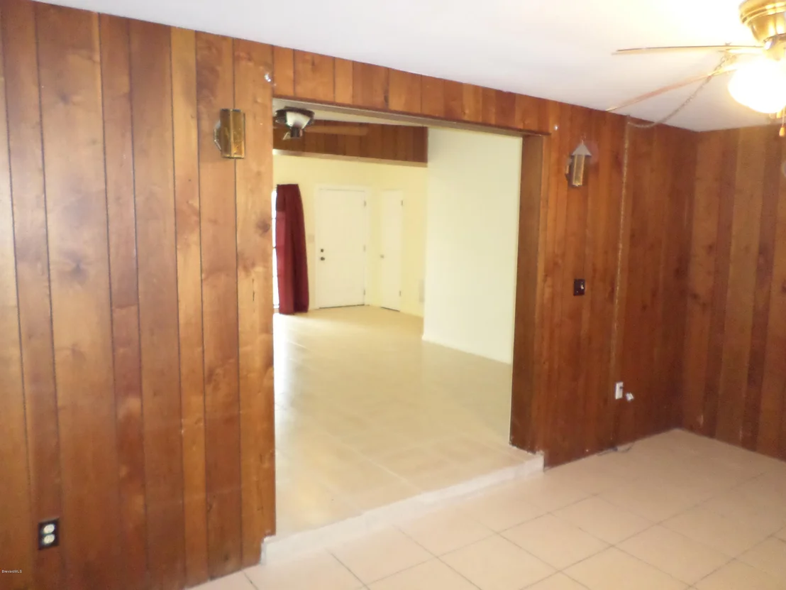Photo of 305 Edinburgh Drive