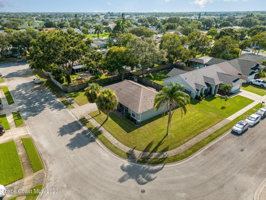 Photo of 672 Sandpiper Circle