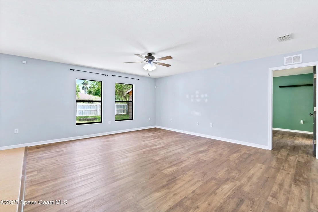 Photo of 404 Dryden Circle