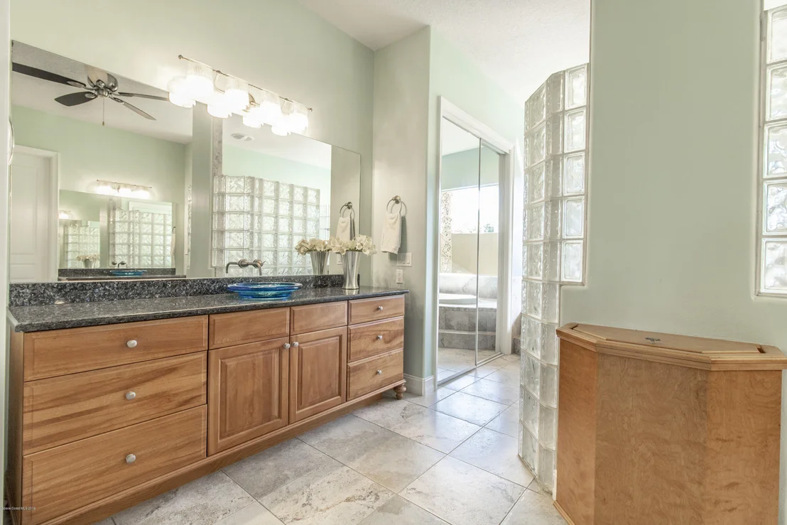 Photo of 814 Chatsworth Drive