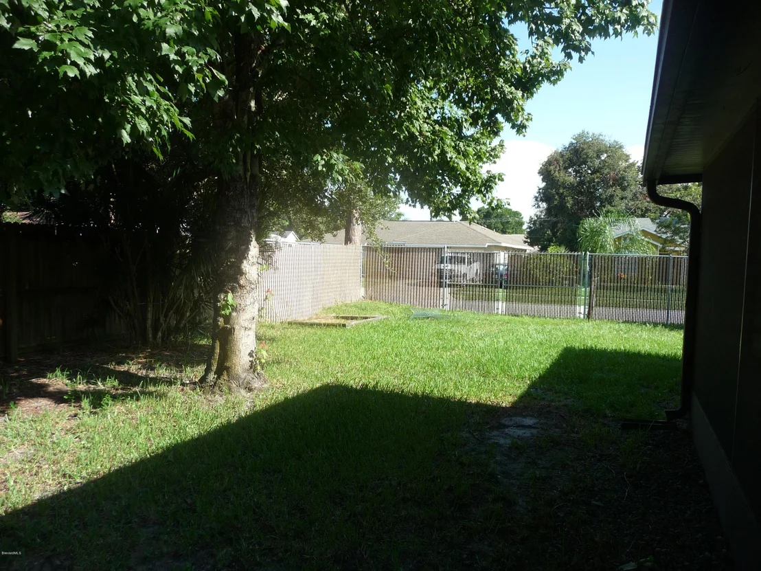 Photo of 880 Yellow Pine Avenue