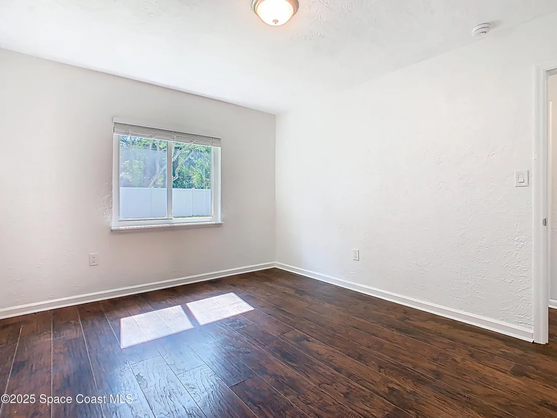Photo of 819 W Whitmire Drive