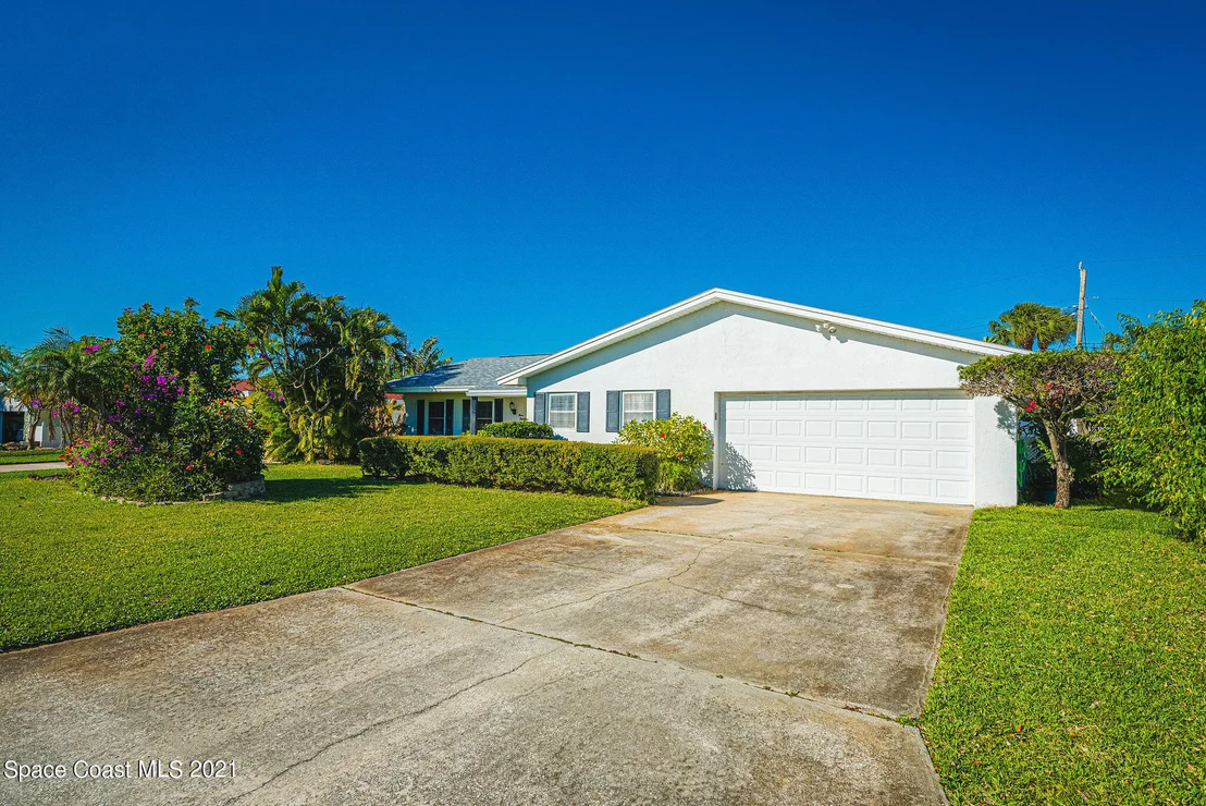 Photo of 330 Seabreeze Drive
