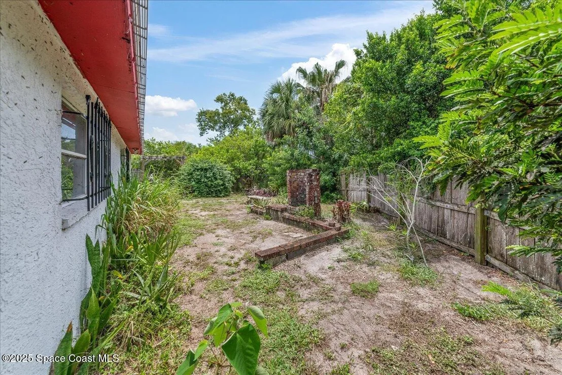 Photo of 979 Bouganvillea Drive