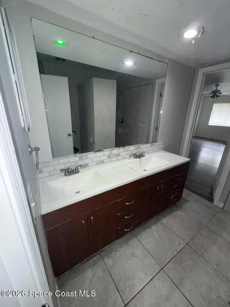Photo of 1066 Galty Circle NE