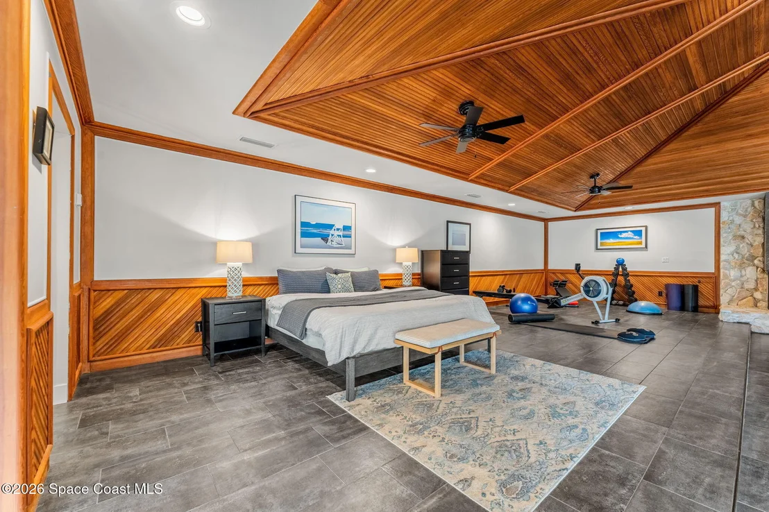 Photo of 207 Riverside Drive