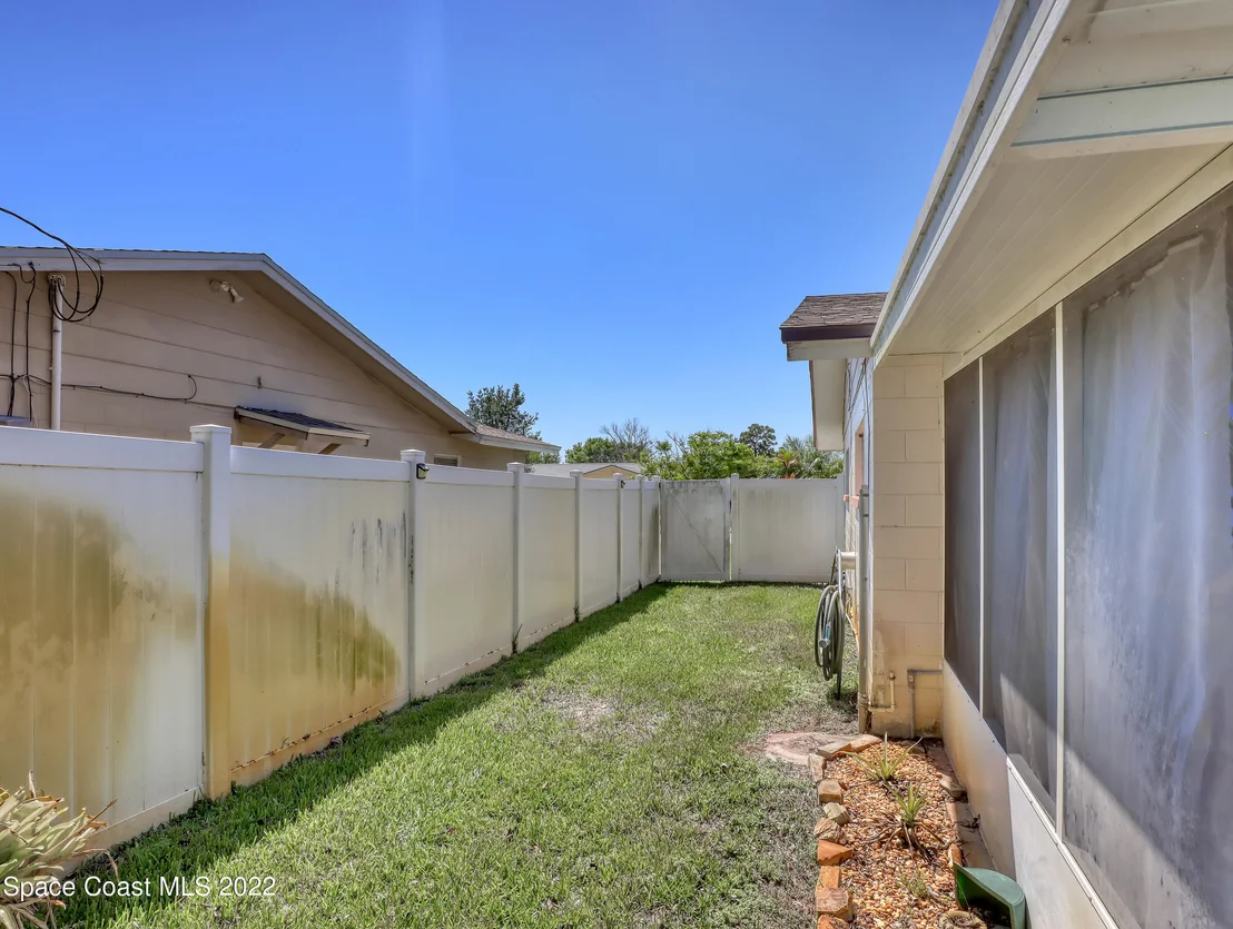 Photo of 916 Kings Post Road