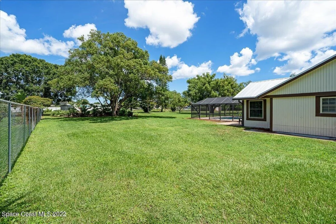 Photo of 2180 Bridle Path