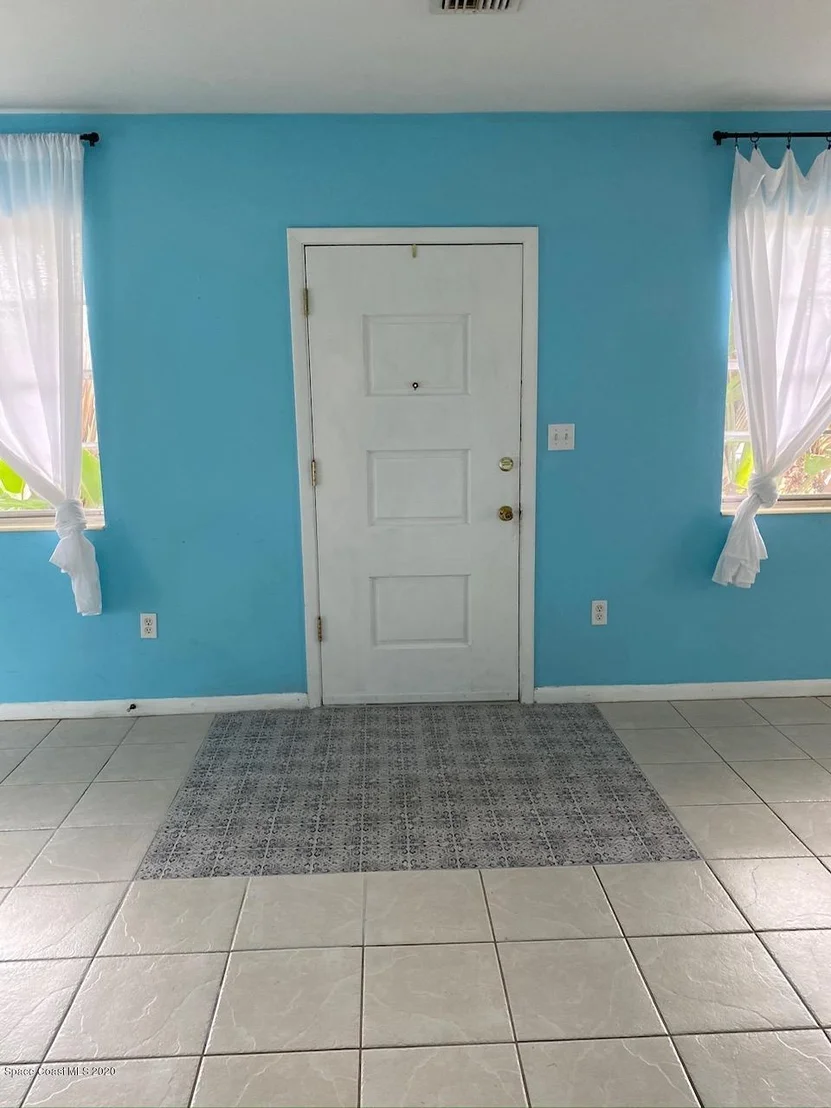 Photo of 920 Glenmore Circle