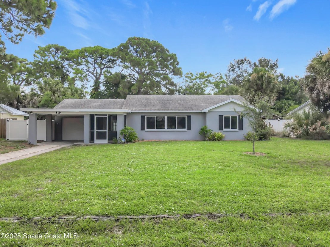 Photo of 819 W Whitmire Drive