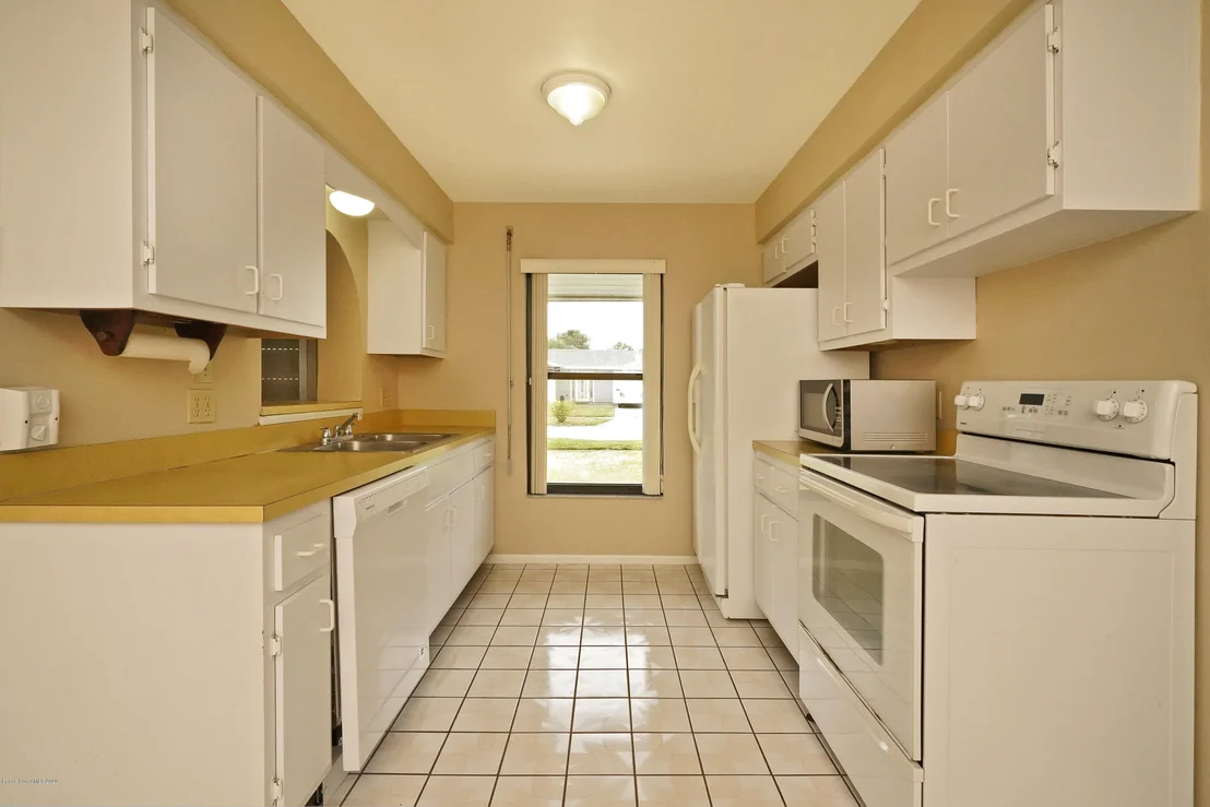 Photo of 2880 Lancaster Road