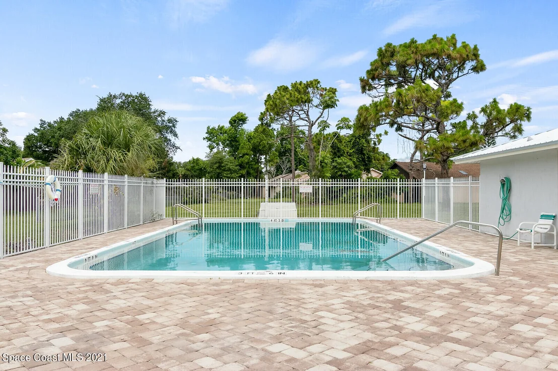 Photo of Unit 122 at 3001 Thrush Drive