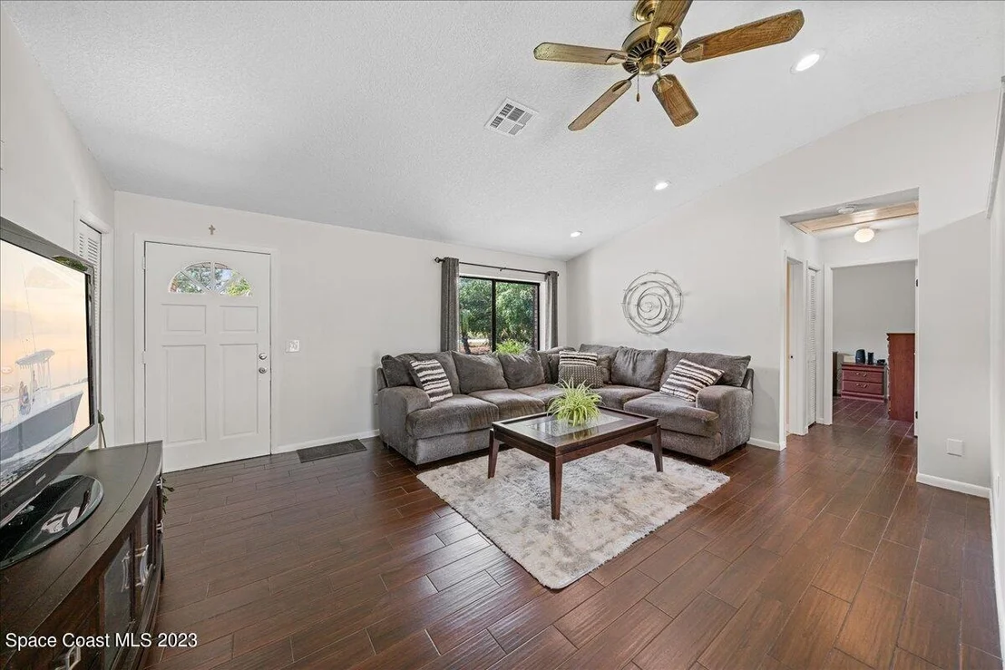 Photo of 2100 Atz Road