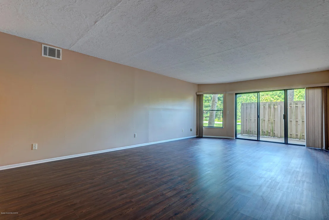 Photo of Unit 1212 at 305 Tangle Run Boulevard