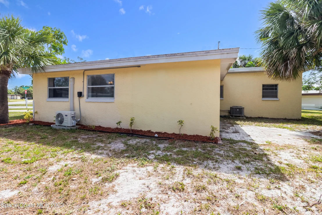 Photo of 1297 Ridgewood Drive