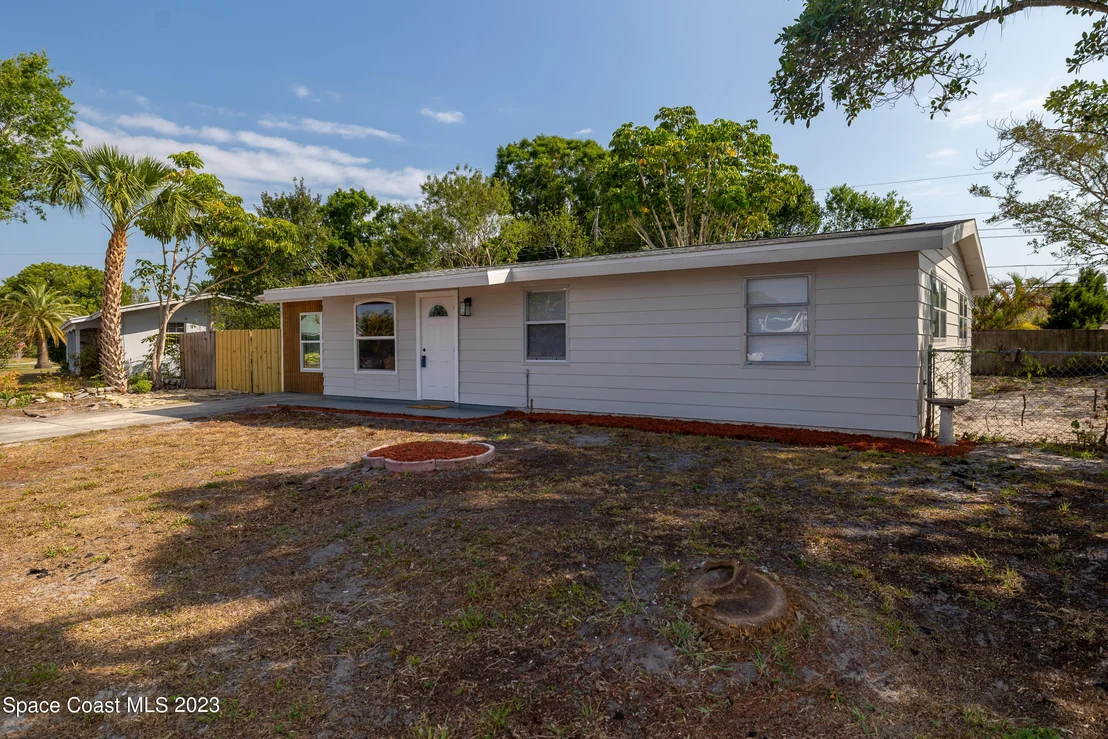 Photo of 955 Vangi Lane NE