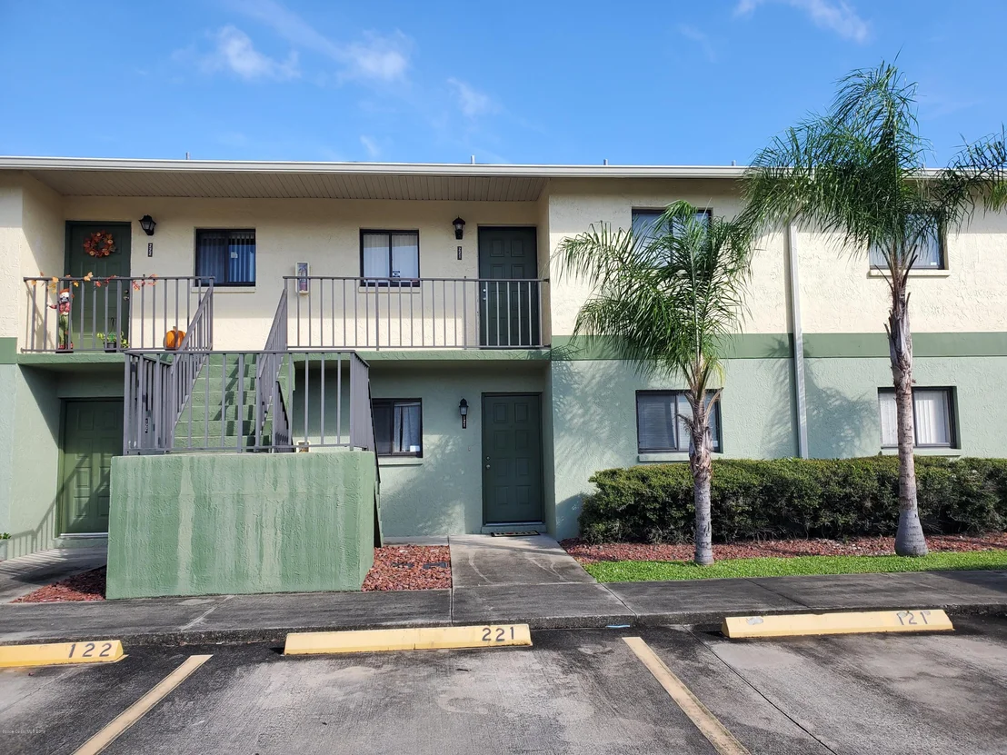 Photo of Unit 121 at 1720 Murrell Road