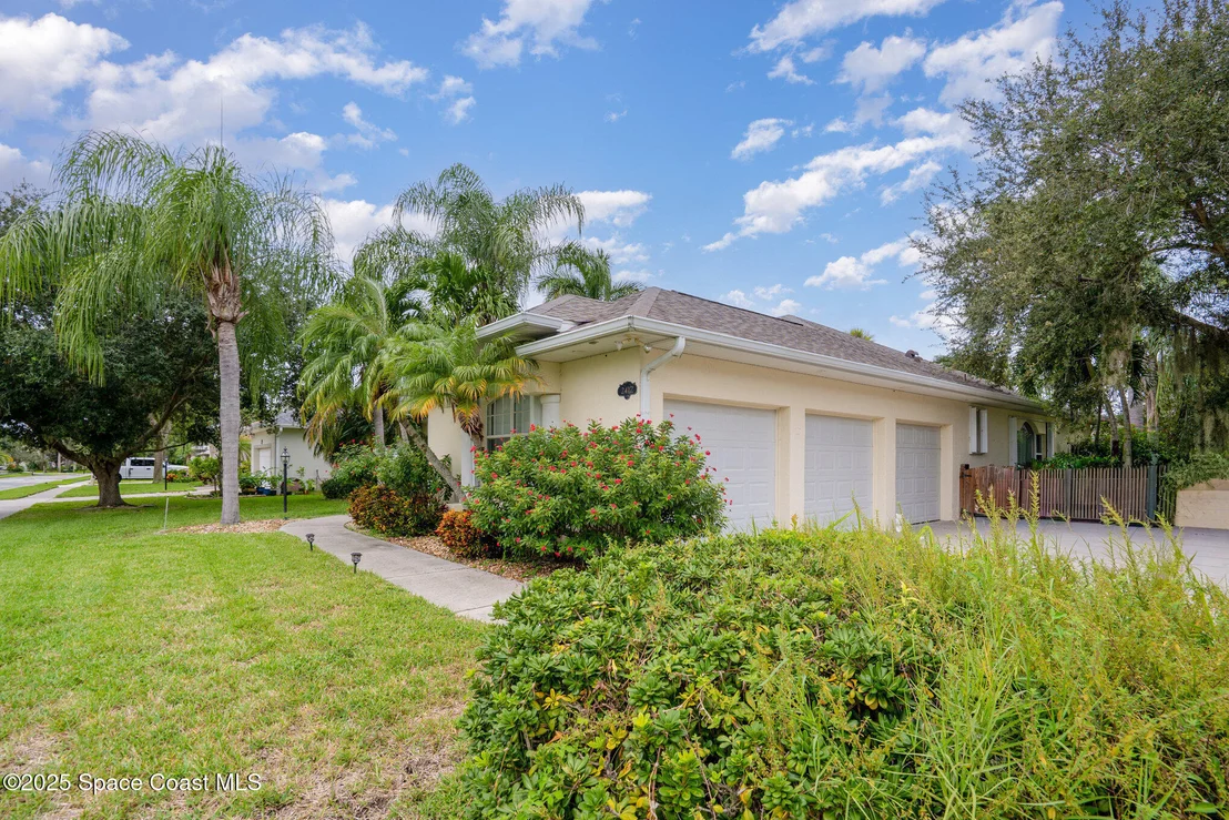 Photo of 2412 Woodfield Circle