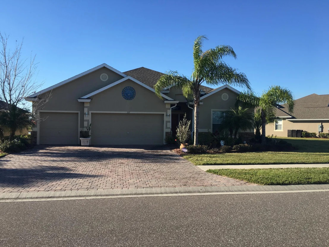Photo of 337 SE Abernathy Circle