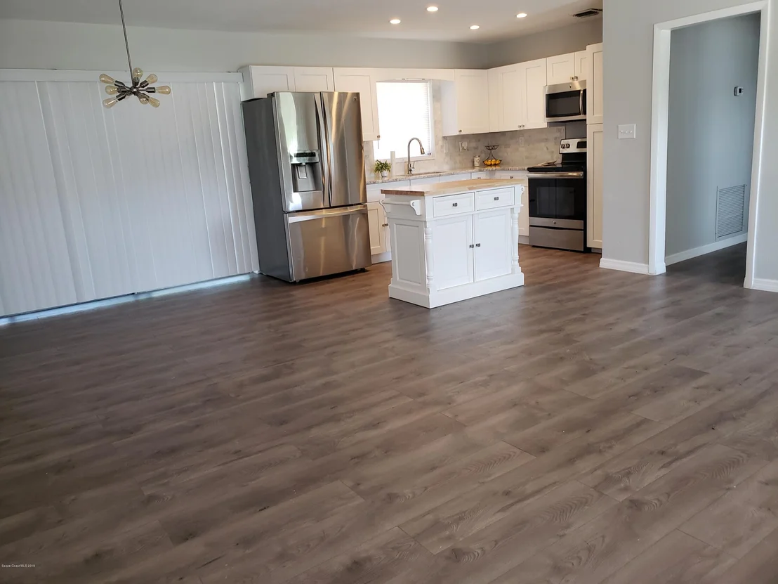 Photo of 1745 Golfview Drive