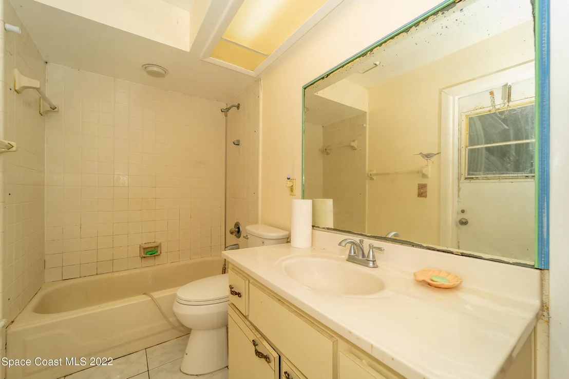 Photo of 5665 Graham Street