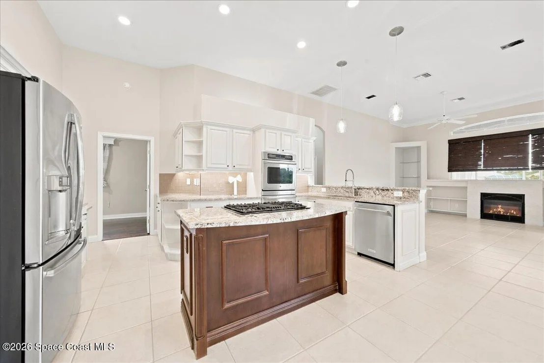 Photo of 825 Thrasher Drive