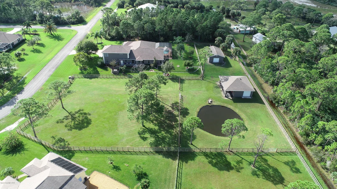 Photo of 6940 Hacienda Drive