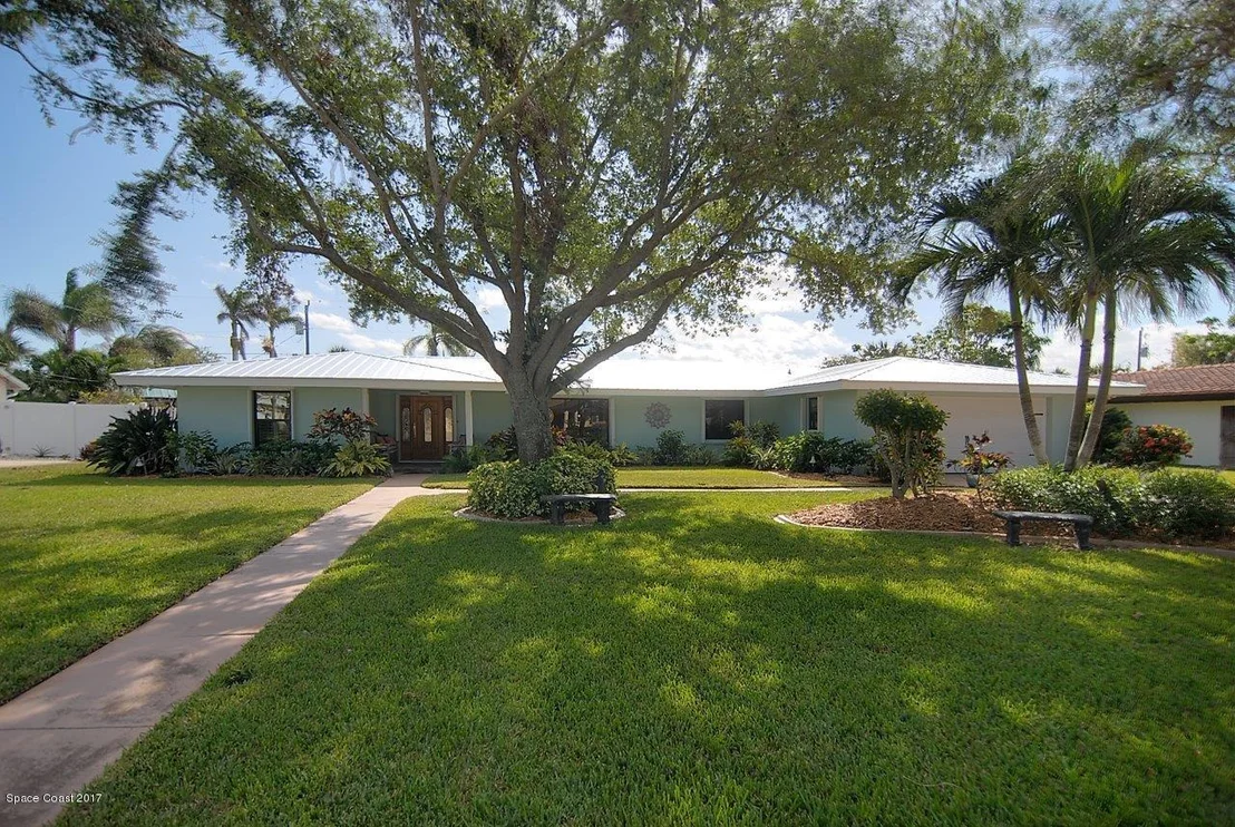 Photo of 325 Miami Avenue
