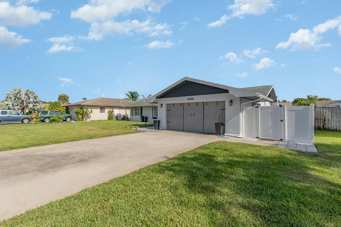 Photo of 1891 Tallpalm Road