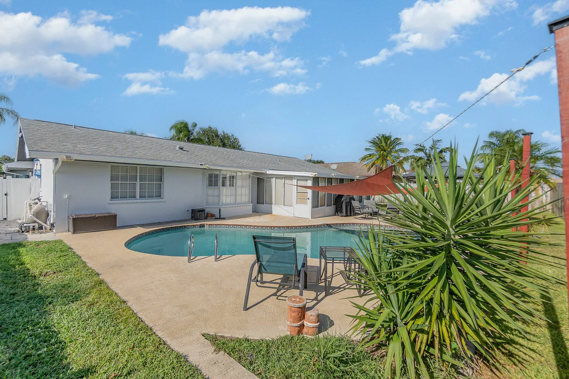 Photo of 1891 Tallpalm Road