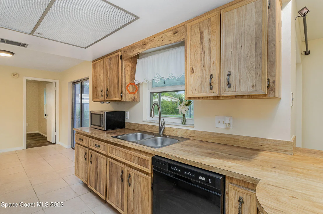 Photo of 649 Croton Road