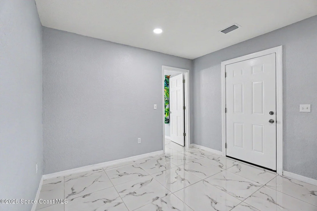 Photo of 3280 Ideal Avenue NE