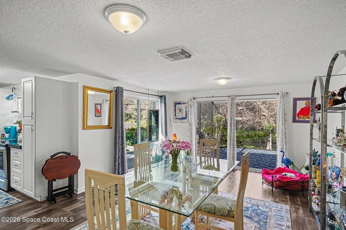 Photo of 427 Lynn Avenue